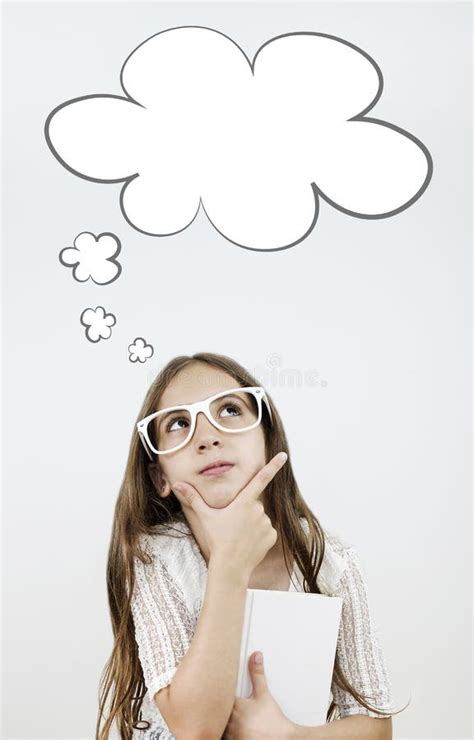 Ni A Hermosa En Una Presentaci N Del Bikini Foto De Archivo Imagen De Retrato Mirada