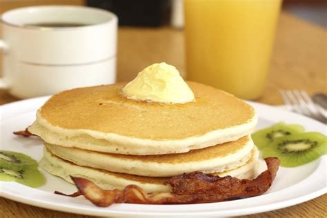 Inicia Tu D A Con Un Desayuno Diferente Prepara Unos Deliciosos Hot Cakes De Pay De Lim N