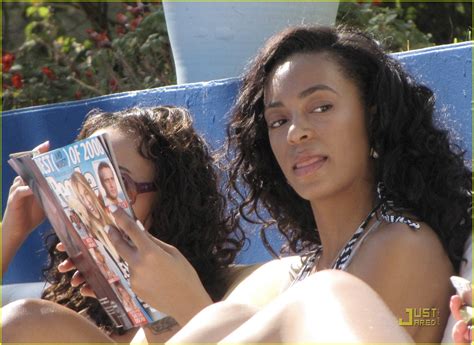 Solange Knowles Is A Miami Beach Babe Photo 1622681 Solange Knowles Photos Just Jared