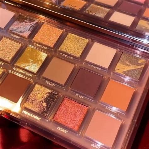 Huda Beauty Naughty Nude Eyeshadow Palette Holiday Beautynews Ru
