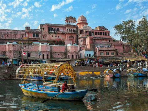 Why is Chitrakoot an important pilgrimage site for Shri Rama devotees?