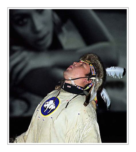 Nonstop Photos | Сергей Бугров / Уличный певец с Oxford street