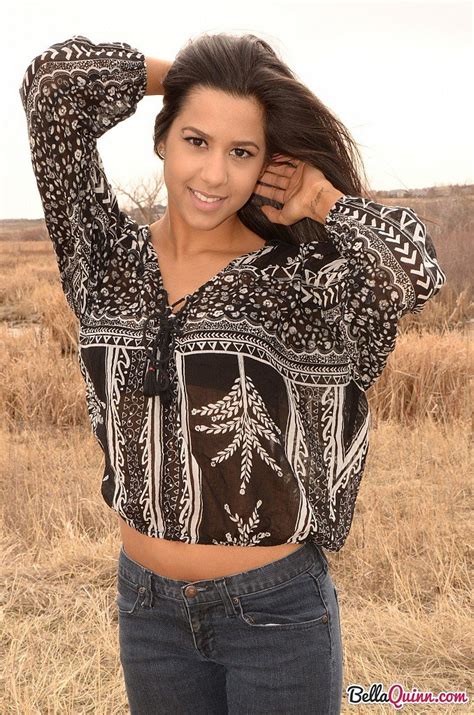 Hot Bella Quinn Wearing Sexy Black Jeans And Bra Photos