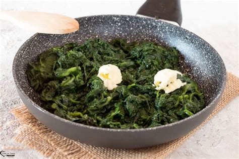 Spinaci In Padella Al Burro Ricetta Come Cucinare Gli Spinaci In Padella