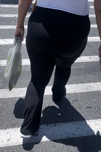 Phat Wide Ass Latina Milf At Wally Spandex Leggings Yoga Pants Forum
