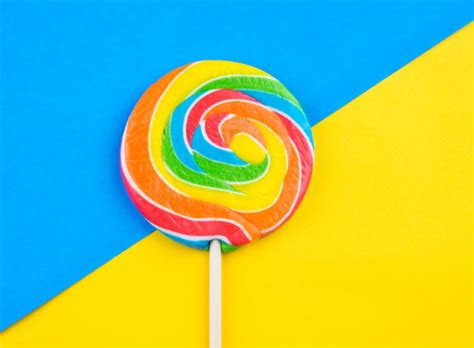 What are the main applications of maltitol?