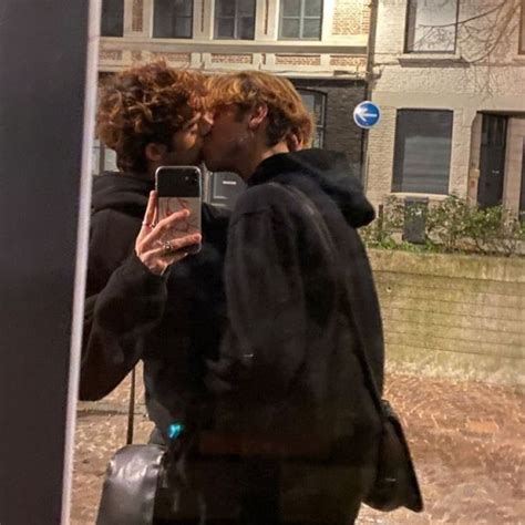 Pin By Evelyn On Marauders Cute Gay Couples Gay Aesthetic Cute Gay