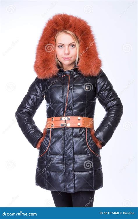 Jeune Belle Fille Blonde Dans Une Veste Noire Photo stock Image du cheveu vêtez 66157460