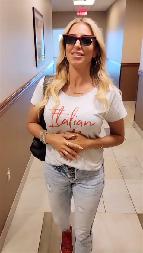 8 Hot Sexy Danielle Cabral Bikini Pics