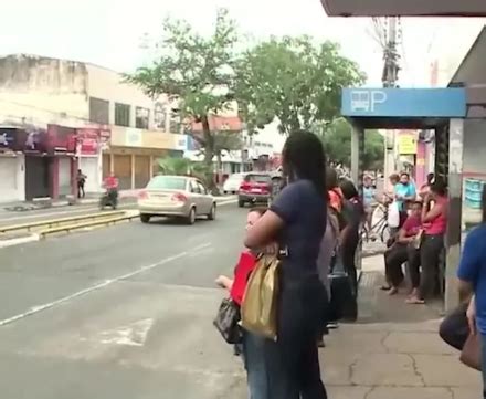 Motoristas e cobradores de ônibus entram no segundo dia de greve em