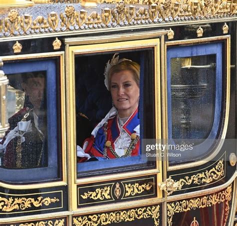 Stunning Official Photographs Of Newly Crowned King And Queen Artofit