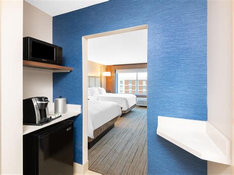 Holiday Inn Express & Suites Phoenix - Airport North Guest Room & Suite