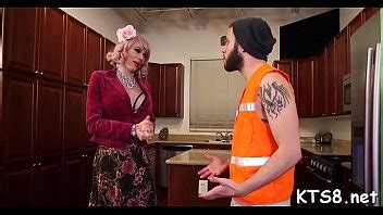 Transexual Ama Un Paseo En Vaquera Caliente XVIDEOS