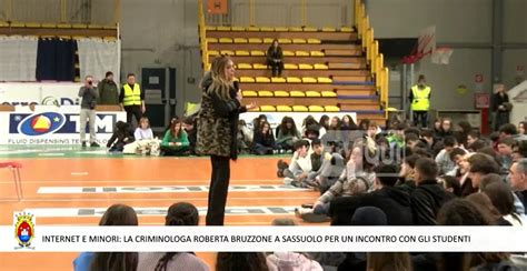 Speciale Tv Qui Internet E Minori La Criminologa Roberta Bruzzone A