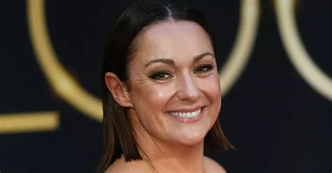 Mum Attempts Stunning Bikini Model S Sexy Trick But It Ends Hilariously Bad Flipboard