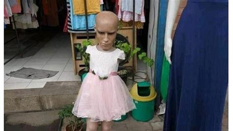 Potret Manekin Pasang Wajah Sedih Ini Bikin Pembeli Tepuk Jidat Hot Liputan