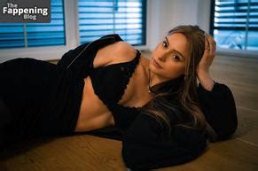 Alina Khani Sexy And Hot Photos Collection AZNude