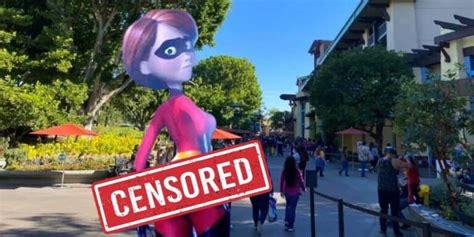 Guest Gets Naked In Disneyland And Forces Employees To Intervene