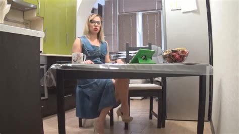 Milf Masturbating In High Heeled Shoes And Underwear Hotntubes