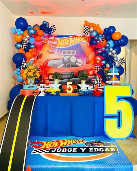 Balloons Backdrops More On Instagram Hot Wheels Twins Birthday Decofest Hot Wheels