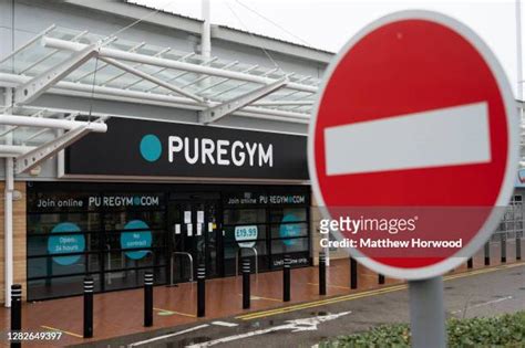 Gym Closed Sign Photos And Premium High Res Pictures Getty Images
