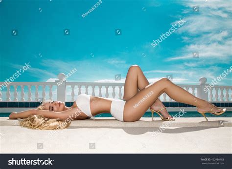 Sexy Model Elegant Bikini On Suntanned Stock Photo Edit Now 422980183