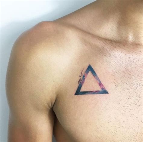 26 MEJORES tatuajes de triángulos y su significado Mola Cantidubi