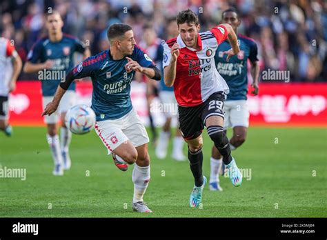 Rotterdam Julio Pleguezuelo Del FC Twente Santiago Gimenez De