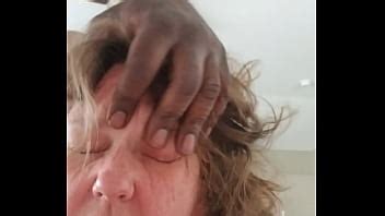 Lil Puta Mir Ndose A S Misma Siendo Golpeada Comprando La Gorda Polla Negra De Pap Xvideos