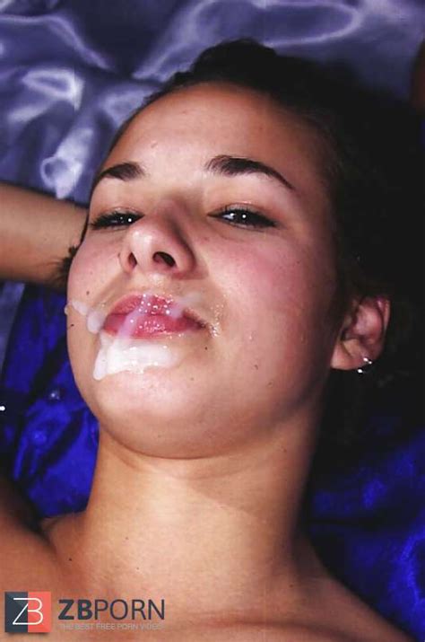 Black Haired Wildcat Posing Banging And Slurping Spunk ZB Porn