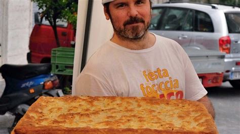 Focaccia Di Recco Il Maggio Festa Ecco La Ricetta La Cucina