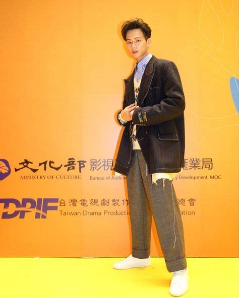 Pin By Sunhin On Taynew Cute Gay Couples Gmmtv Actors Cute Gay