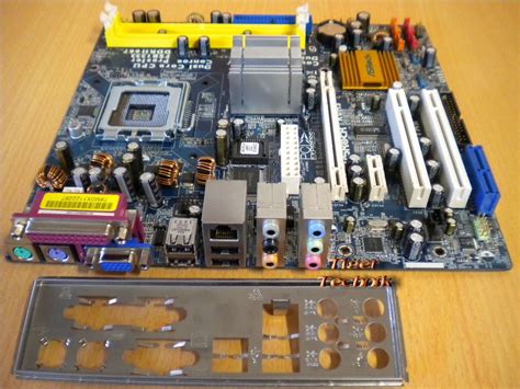 ASRock ConRoe1333-D667 Rev 1.01 Mainboard +Blende