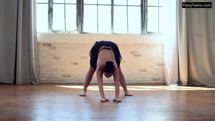 Babe Figly Amazes You Guys As New Babe On Our Channel