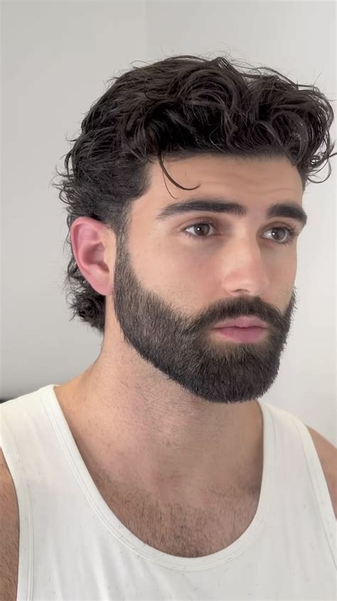 40 Fresh Hairstyles For Men With Wavy Hair Artofit