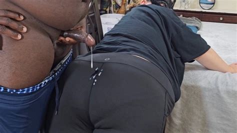 Sexy Big Ass Curvy Blonde Milf In Yoga Pants Twerking Teasing Black Guy Jerking Cum On Ass