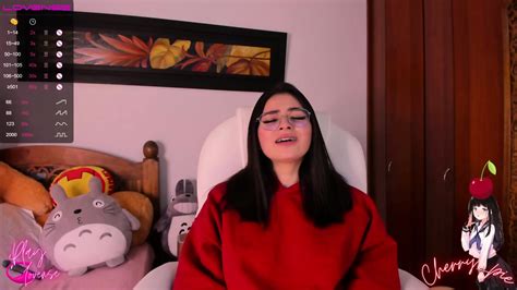 Modelo Colombiana Se Mete Un Enorne Dildo Por El Ano