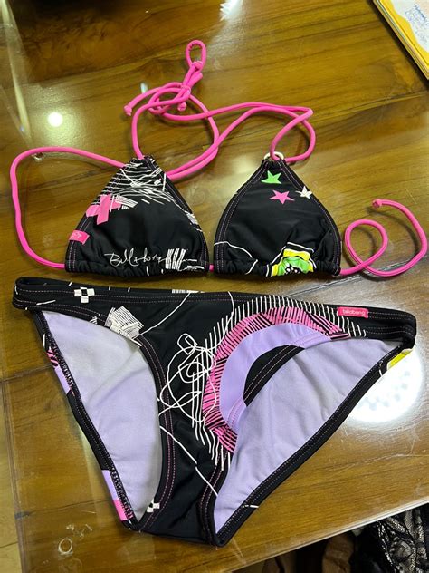 Billabong Bikini Set Swimwear Women S Fashion Swimwear Bikinis Swimsuits On Carousell