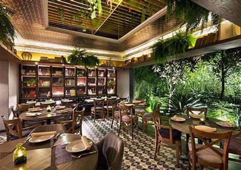 Restaurante Via Del Vino - Pin de Paz Valenzuela en AMBIENTES / DISEÑO | Fachadas de restaurantes ...