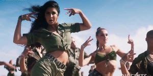 Katrina Kaif Hot Thighs In Swag Ke Swagat Tnaflix