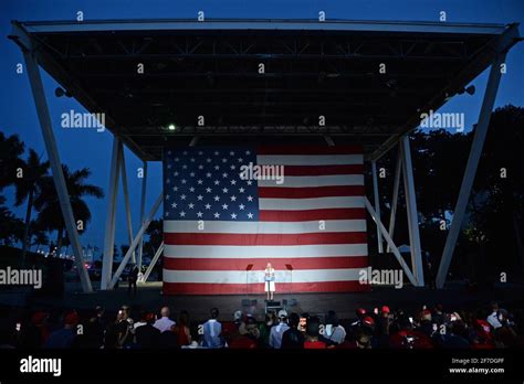 Miami - FL - 20201027- Ivanka Trump meets with students at the SLAM