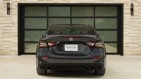 Nissan Maxima Th Anniversary Edition Has Snazzy Looks And