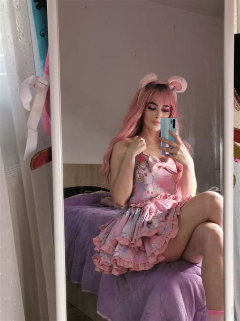 You Can Brush My Hair Undress Me Everywhere Nudes GirlswithNeonHair NUDE PICS ORG