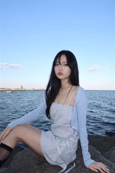 Hot Sexy Tracy Sohn Bikini Pics