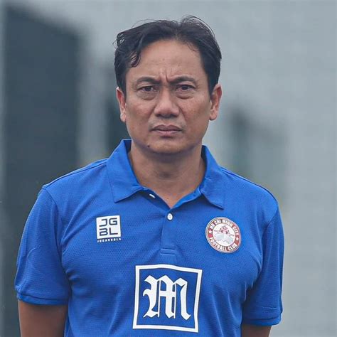 tieu su su nghiep hlv phung thanh phuong cua clb cong  tphcm