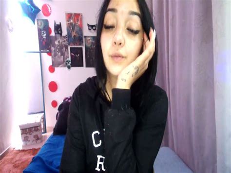 SEXY LOLAS Nude Porn Photos From Live Sex Cams On MyFreeCams