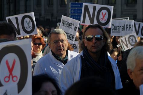 La Marea Blanca Toma Las Calles De Madrid En Defensa De La Sanidad