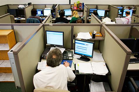 With Downturn, Calls to Florida Help Line Grow - The New York Times