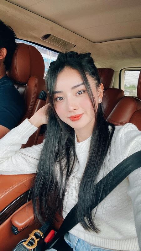 L Y I Gia Ch A C Con Hot Girl Th M M B Netizen Th C M C