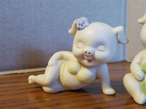 Enesco Vintage Bathing Bikini Beauties Pigs Salt Pepper Toothpick Set